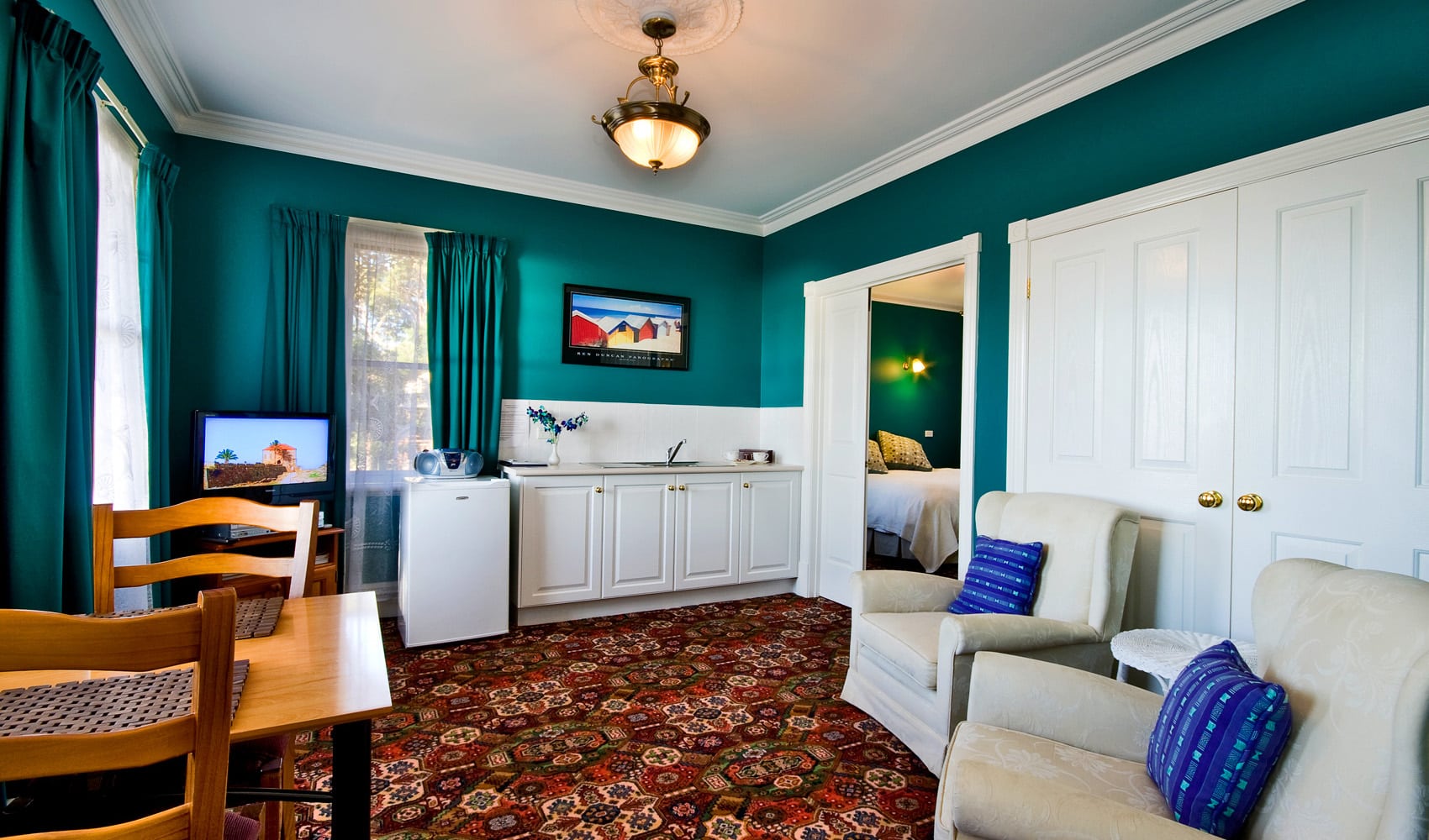 ocean-view-suite-2-living-area ocean-view-suite-2-living-area
